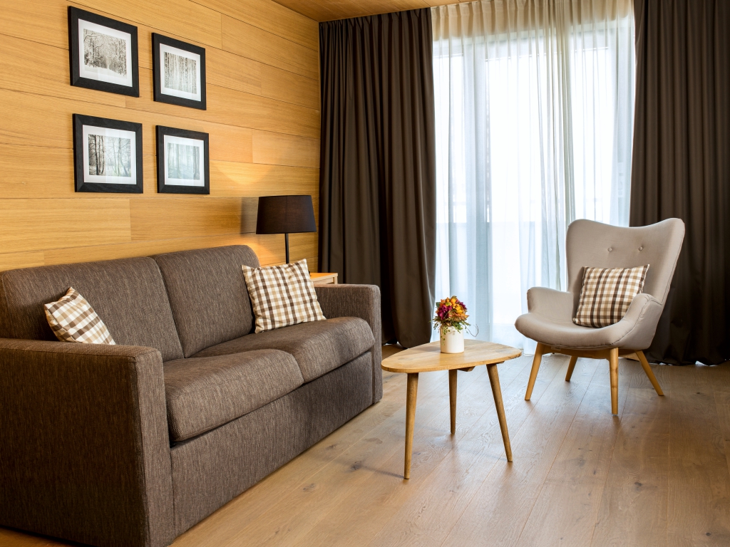 koncne-vsebine_Korona_mar25_hotel-apartma